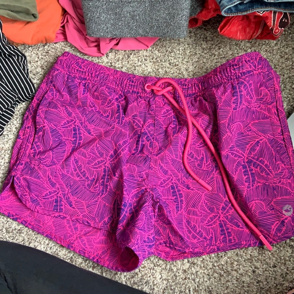 Vineyard Vines shorts